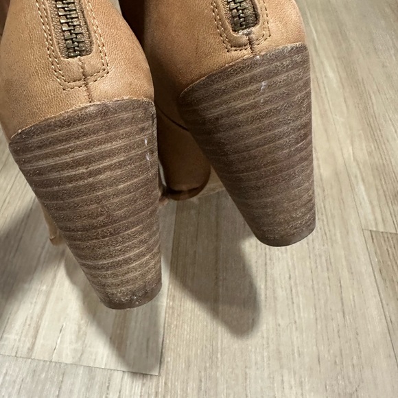 Lucky  Brand Adalan ankle leather booties good condition sz 9 - Picture 3 of 7